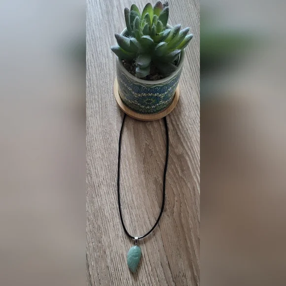 Green Aventurine Wing Pendant Necklace - Picture 2 of 2